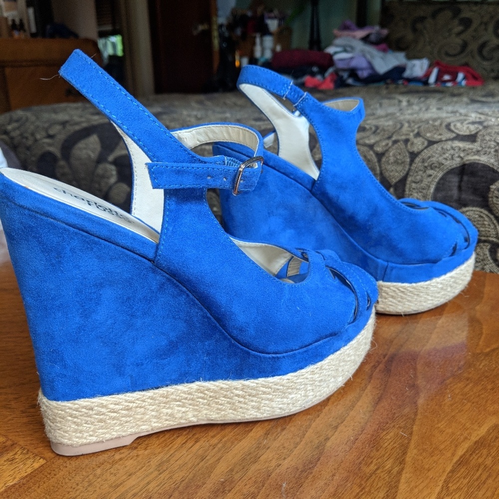 Platform sandals